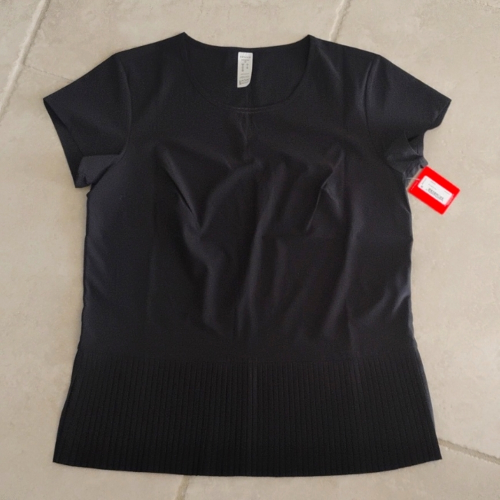 Spanx 🔥NWT 🔥 Yes Pleats Tee in Very Black, size X small. Never Worn. Brand New